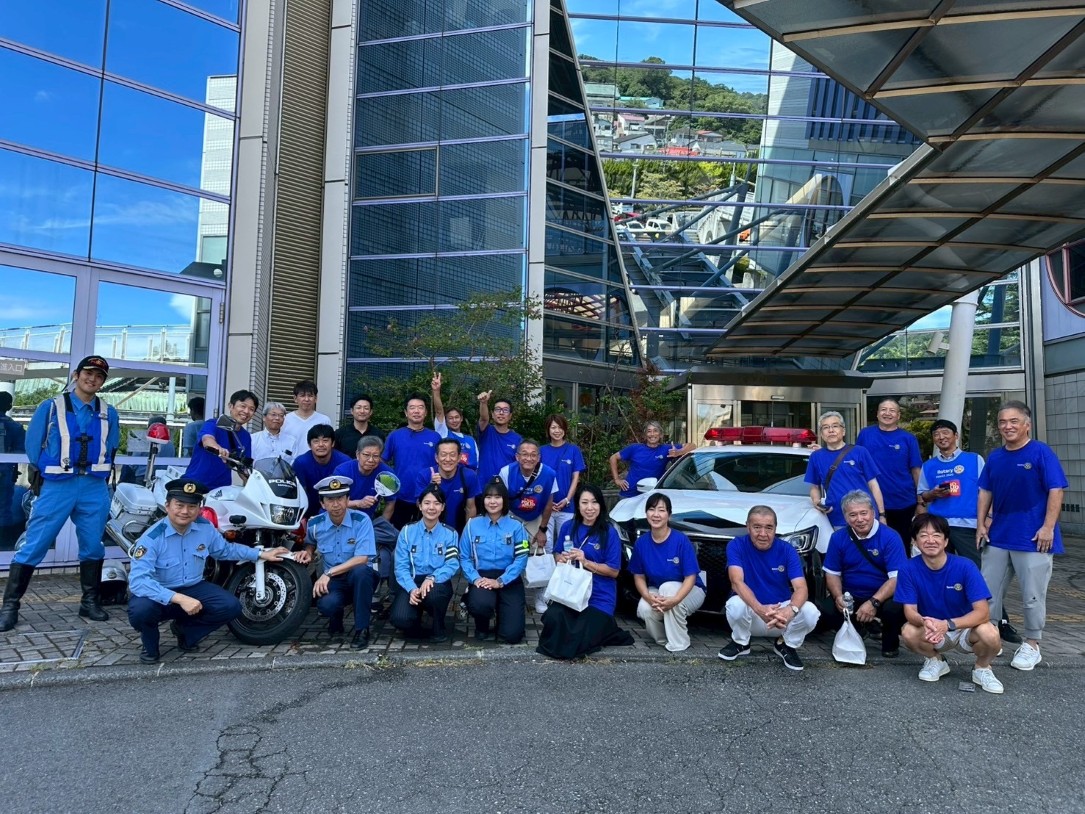 交通安全教室の開催：伊東警察署のご協力のもと、子供たちの命を守るための啓発活動を行いました。